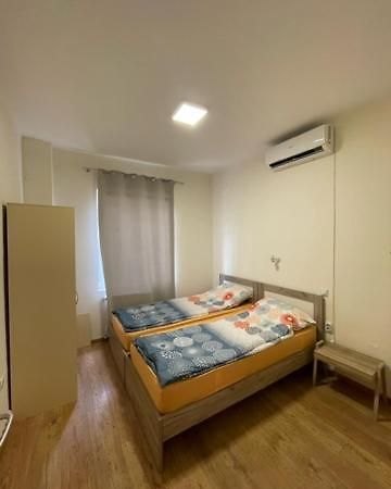 R&K Hostel Skopje Esterno foto