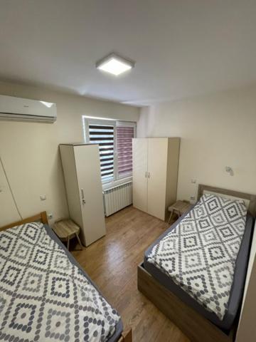 R&K Hostel Skopje Esterno foto